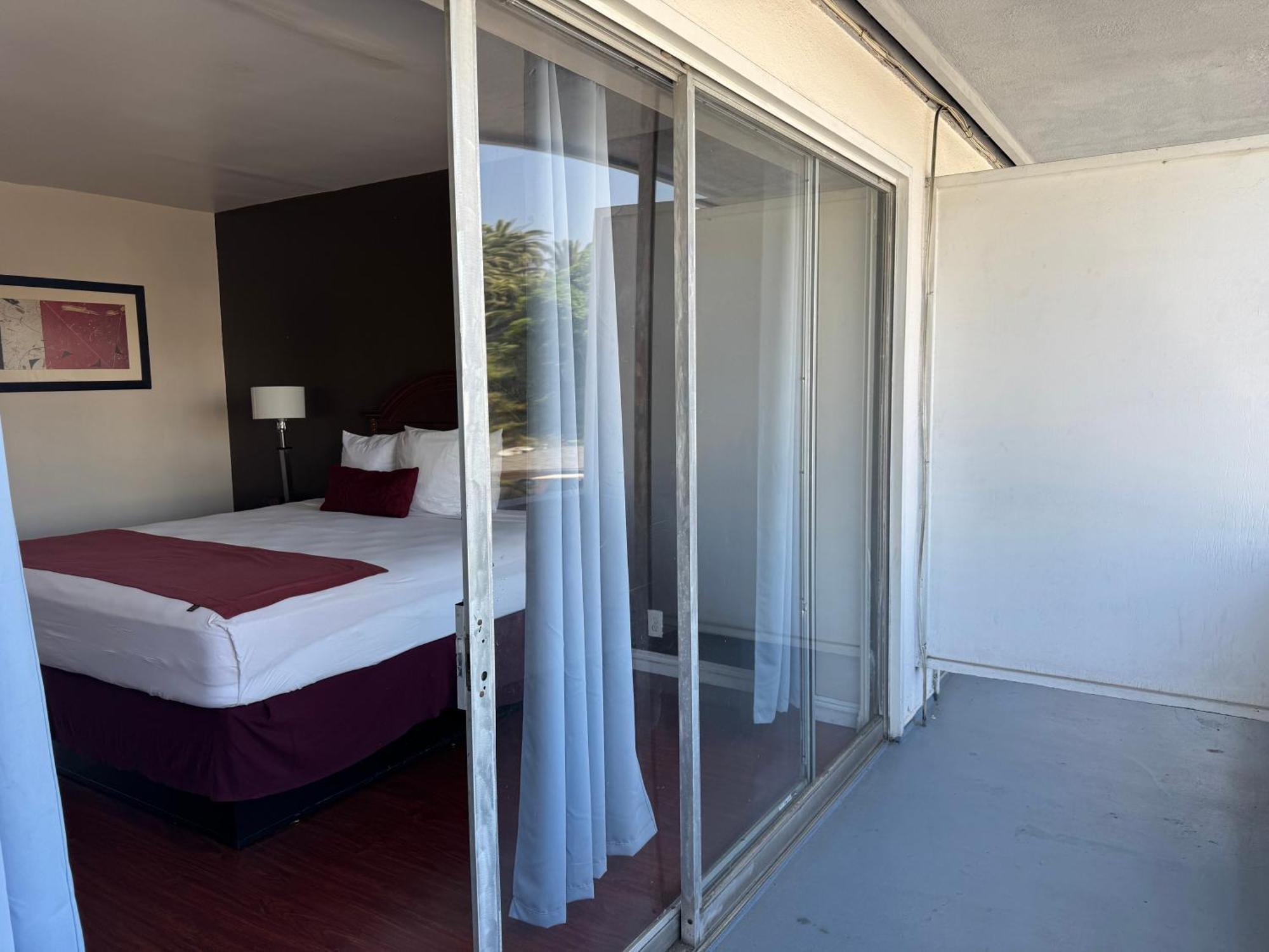 Holiday Lodge — Photos 2